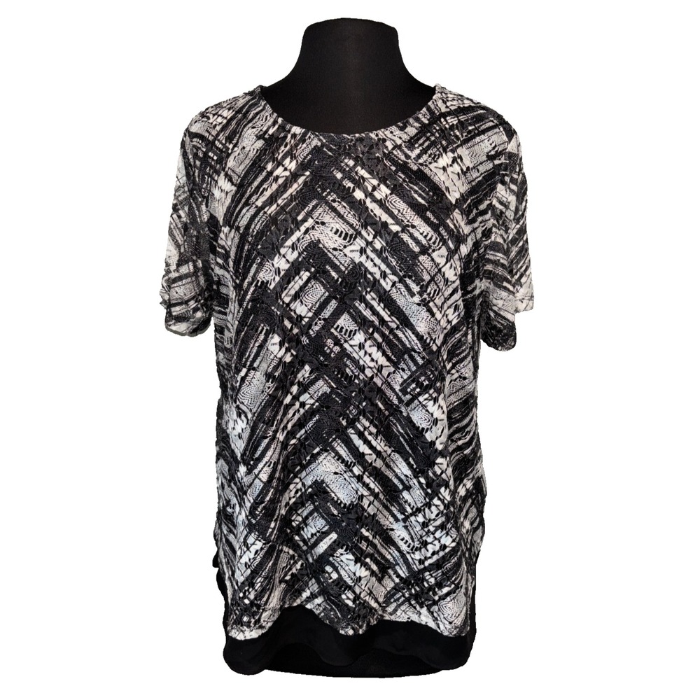 Alfred Dunner Womens Lace Overlay Top M Black White Geometric Short Sleeve